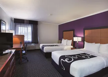 La Quinta Inn & Suites by Wyndham Baton Rouge Siegen Lane hotel thumbnail 8