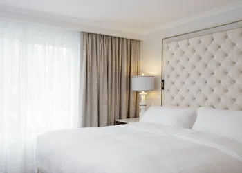 Château Vaudreuil hotel thumbnail 3