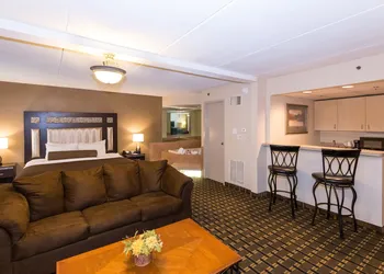 Ramada Hotel & Conference Center by Wyndham Plymouth hotel thumbnail 8