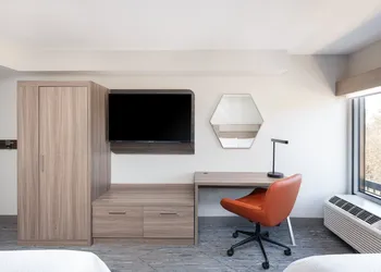Holiday Inn Express Atlanta West - Theme Park Area by IHG hotel thumbnail 7