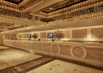 Four Queens Hotel and Casino hotel thumbnail 2