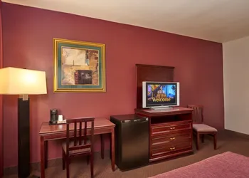 Four Queens Hotel and Casino hotel thumbnail 7