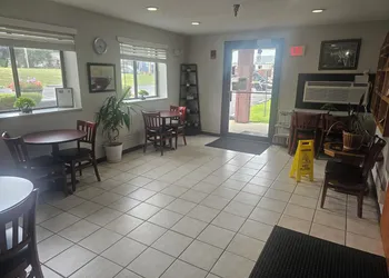 Super 8 by Wyndham Massena NY hotel thumbnail 3