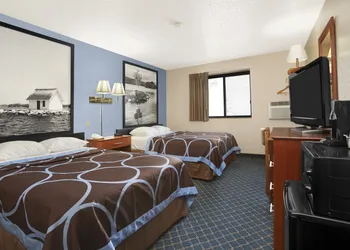 Super 8 by Wyndham Massena NY hotel thumbnail 6