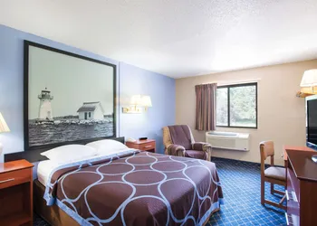 Super 8 by Wyndham Massena NY hotel thumbnail 7