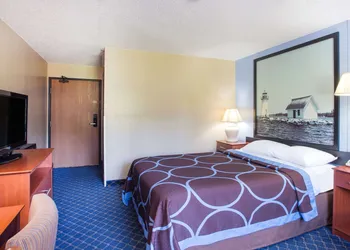 Super 8 by Wyndham Massena NY hotel thumbnail 8