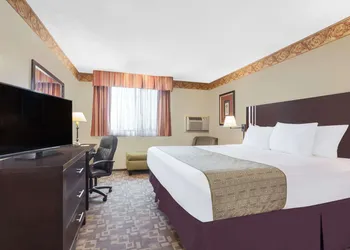 Days Inn by Wyndham Bellingham hotel thumbnail 3