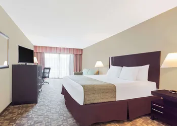Days Inn by Wyndham Bellingham hotel thumbnail 6