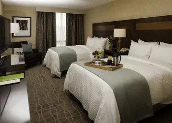 DoubleTree by Hilton Pittsburgh - Green Tree hotel thumbnail 5