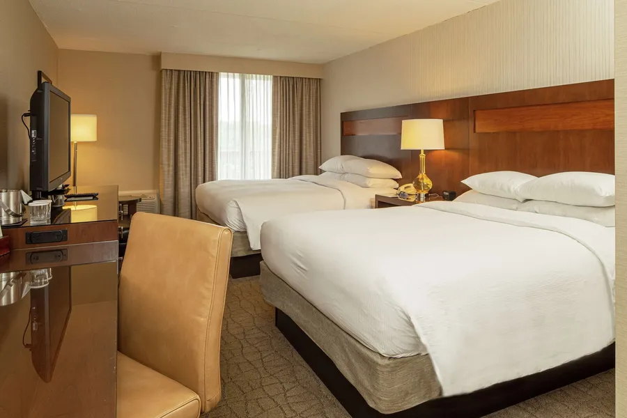 DoubleTree by Hilton Pittsburgh - Green Tree hotel detail image 6