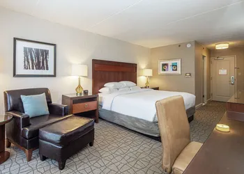 DoubleTree by Hilton Pittsburgh - Green Tree hotel thumbnail 7