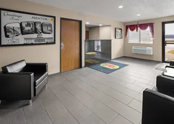 Super 8 by Wyndham Mentor/Cleveland Area hotel thumbnail 4