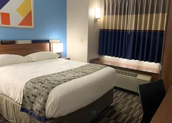 Microtel Inn & Suites by Wyndham Fond Du Lac hotel thumbnail 4