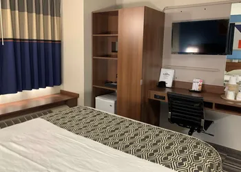 Microtel Inn & Suites by Wyndham Fond Du Lac hotel thumbnail 7