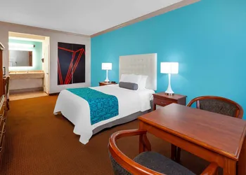 Howard Johnson Hotel & Suites by Wyndham Pico Rivera hotel thumbnail 5