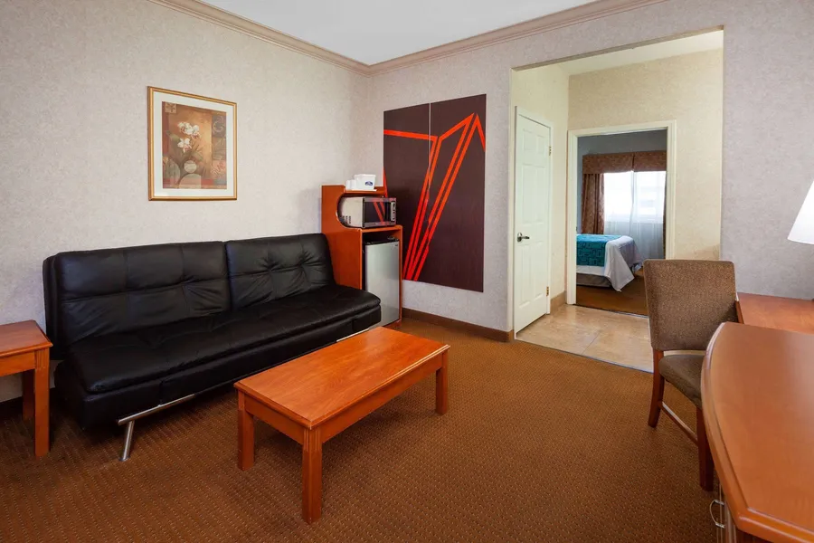 Howard Johnson Hotel & Suites by Wyndham Pico Rivera hotel detail image 6