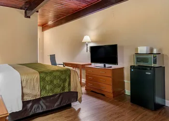 Econo Lodge Tallahassee Downtown - University hotel thumbnail 4