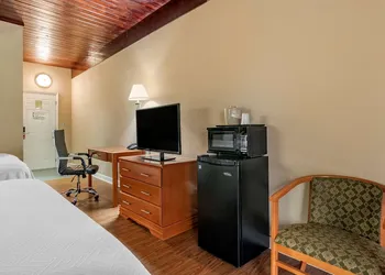 Econo Lodge Tallahassee Downtown - University hotel thumbnail 8