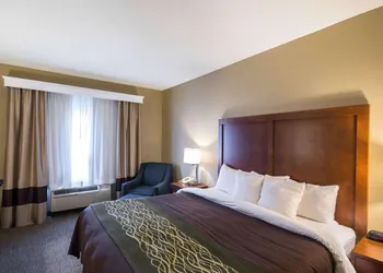 Comfort Inn & Suites Red Oak - Dallas Area hotel thumbnail 6