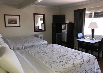 Ocean Beach Hotel hotel thumbnail 7
