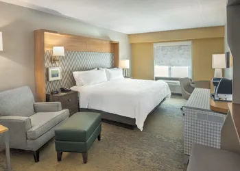 Holiday Inn East Windsor - Cranbury Area by IHG hotel thumbnail 3