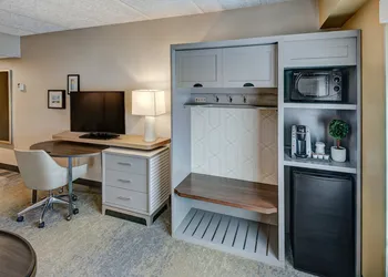 Holiday Inn East Windsor - Cranbury Area by IHG hotel thumbnail 7