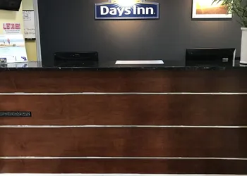 Days Inn & Suites by Wyndham Savannah North I-95 hotel thumbnail 6