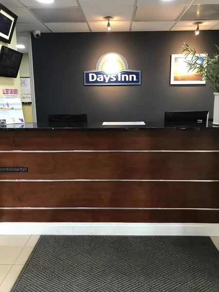Days Inn & Suites by Wyndham Savannah North I-95 hotel detail image 6