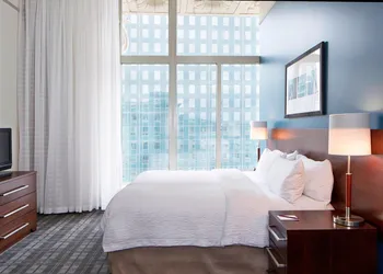 Residence Inn Milwaukee Downtown by Marriott hotel thumbnail 8