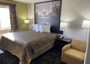Super 8 by Wyndham York NE hotel thumbnail 7