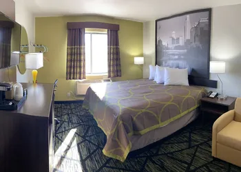 Super 8 by Wyndham York NE hotel thumbnail 8