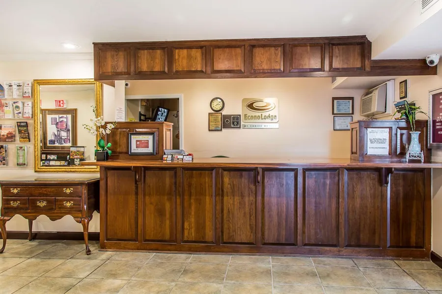 Econo Lodge Milldale - Southington hotel detail image 2