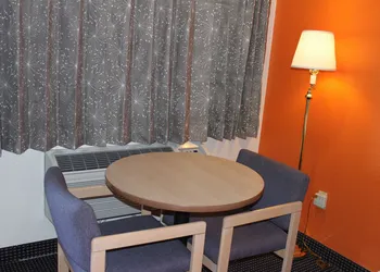 Howard Johnson by Wyndham Holbrook hotel thumbnail 7