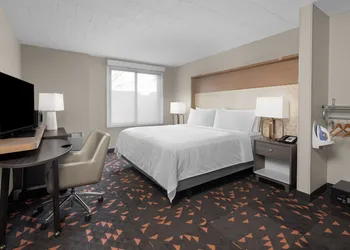 Holiday Inn Hasbrouck Heights-Meadowlands by IHG hotel thumbnail 5