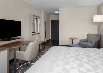 Holiday Inn Hasbrouck Heights-Meadowlands by IHG hotel thumbnail 8