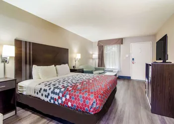 Econo Lodge Garner - Raleigh hotel thumbnail 5