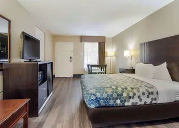 Econo Lodge Garner - Raleigh hotel thumbnail 6