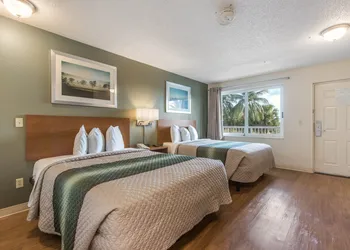 HomeTowne Studios by Red Roof Fort Lauderdale hotel thumbnail 7