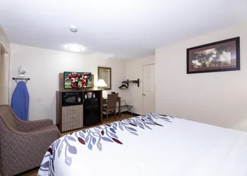 Red Roof Inn Neptune - Jersey Shore hotel thumbnail 6