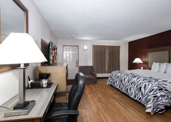 Red Roof Inn Neptune - Jersey Shore hotel thumbnail 8