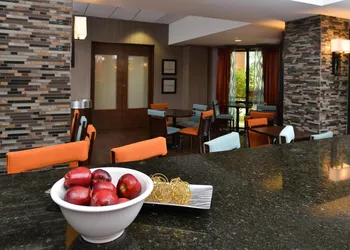 Hampton Inn Chicago-Carol Stream hotel thumbnail 2