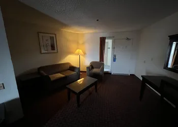 Days Inn & Suites by Wyndham Rancho Cordova hotel thumbnail 5