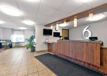 Motel 6 Cedar Rapids, IA - Airport hotel thumbnail 3