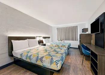 Motel 6 Cedar Rapids, IA - Airport hotel thumbnail 7