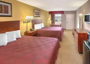 Days Inn by Wyndham Gulfport hotel thumbnail 7