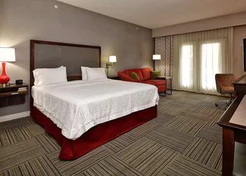 Hampton Inn & Suites Fredericksburg hotel thumbnail 7