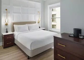 Courtyard by Marriott New Orleans French Quarter/Iberville hotel thumbnail 8