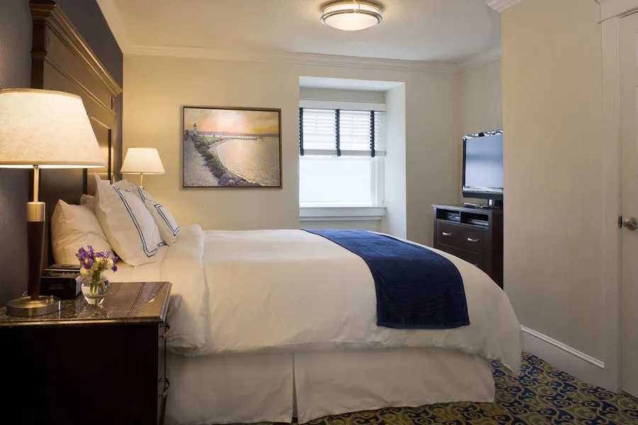 Newport Beach Hotel & Suites hotel detail image 6