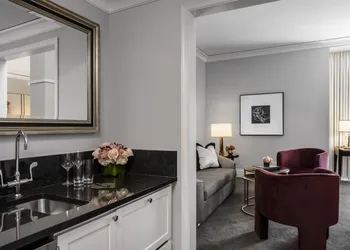 Waldorf Astoria Chicago hotel thumbnail 3