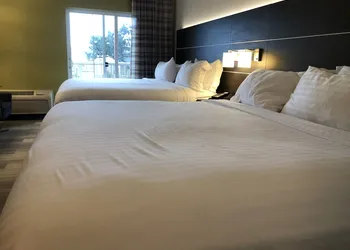 Holiday Inn Express Hotel & Suites Seaside-Convention Center by IHG hotel thumbnail 2